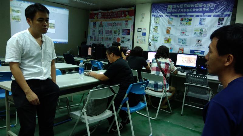 集集鎮長特別到DOC關心學員的學習狀況