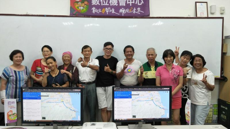 全體學員與講師合影
