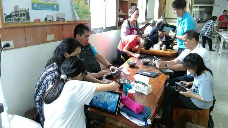 在教會裡一起學習音樂