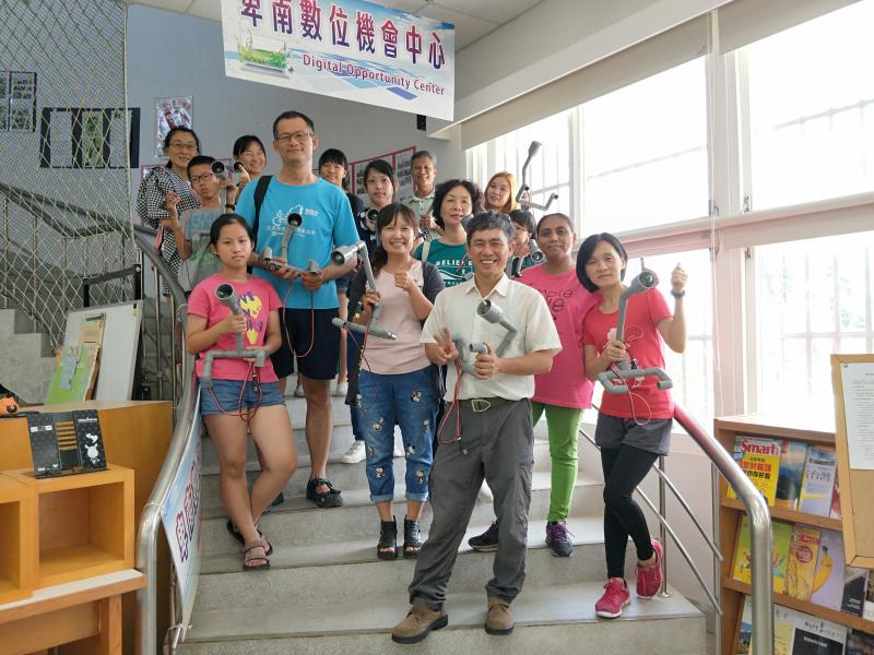 不一樣的想像力所完成的燈座也都別有特色!