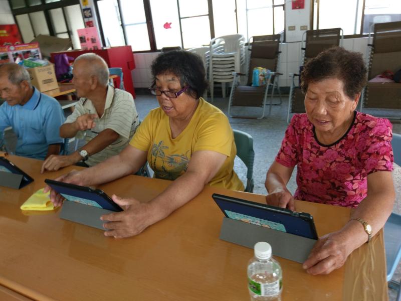 平板初體驗遊戲中學習