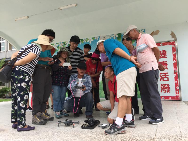 認識空拍攝影，討論空拍攝影大綱與製作拍攝腳本 。