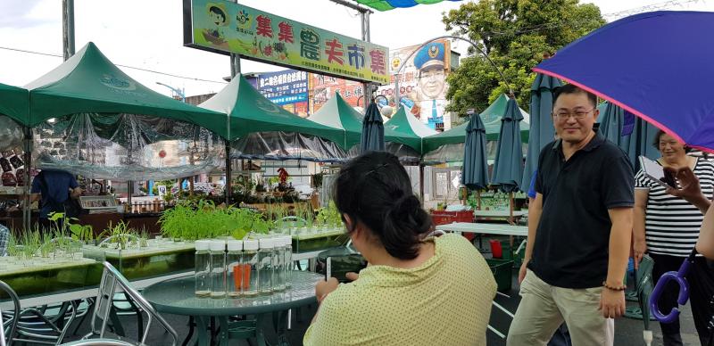 在集集農夫市集採集最新鮮食材