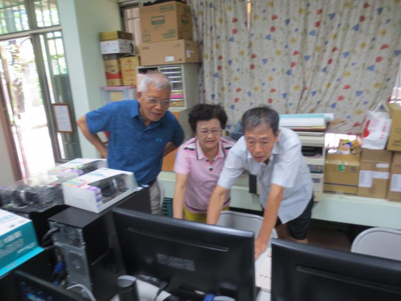 學員互相交流作學習。