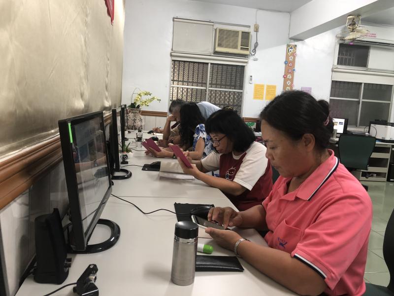 學員透過實際操作加深印象