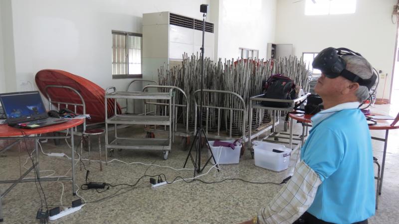 學員虛擬世界VR初體驗