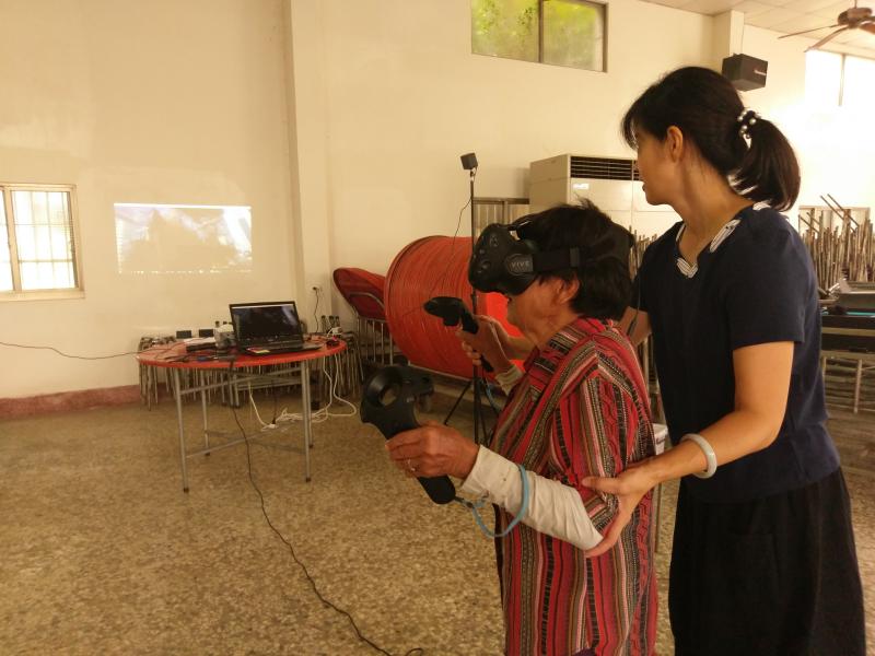 講師實際操作給學員看