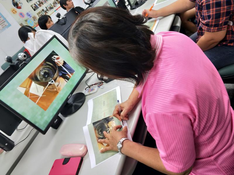 課程中我們讓學員認識魚菜共生的運作、了解虹吸原理、如何種植水耕植物