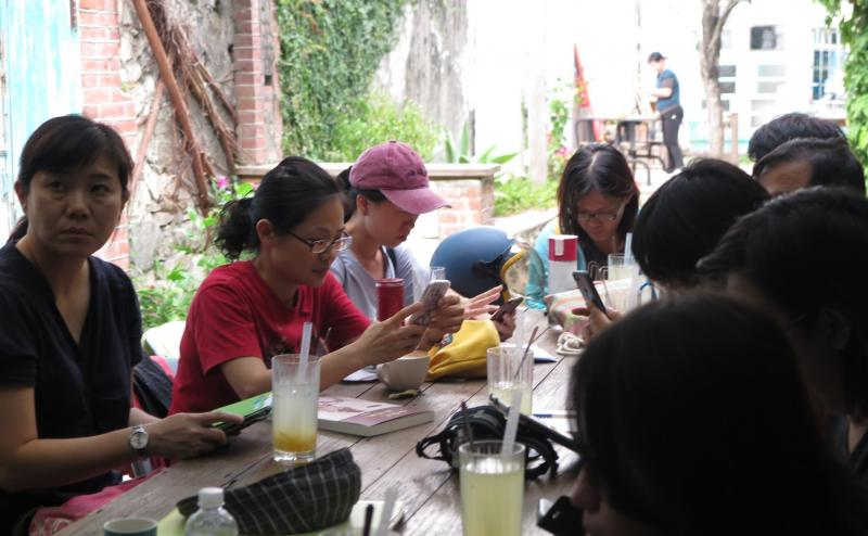 透過實地採訪實地練習