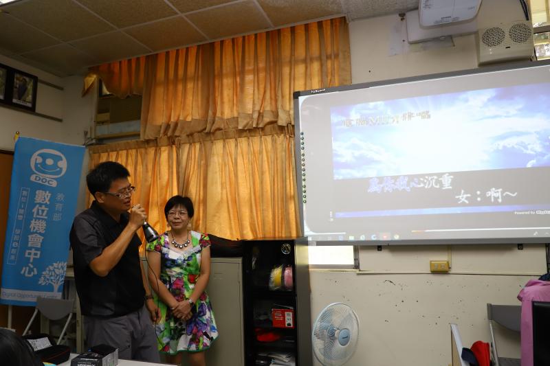 學員點唱教學及現場演唱