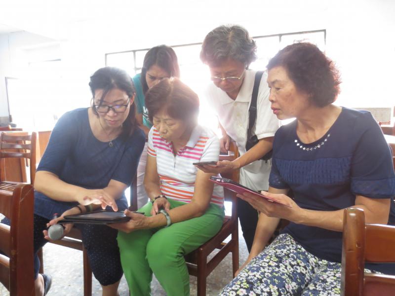 老師仔細講解。