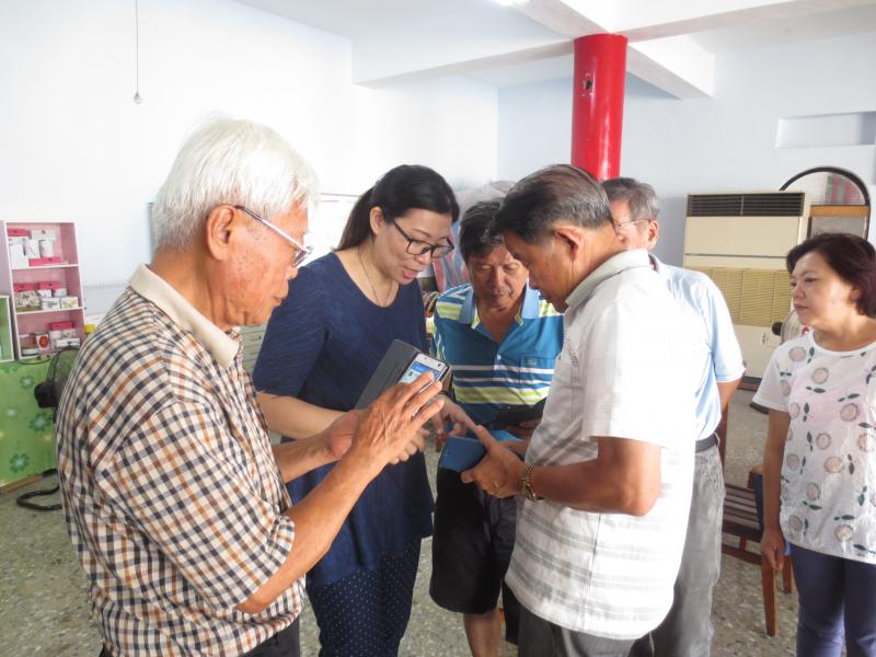 問題解決了就開心了。