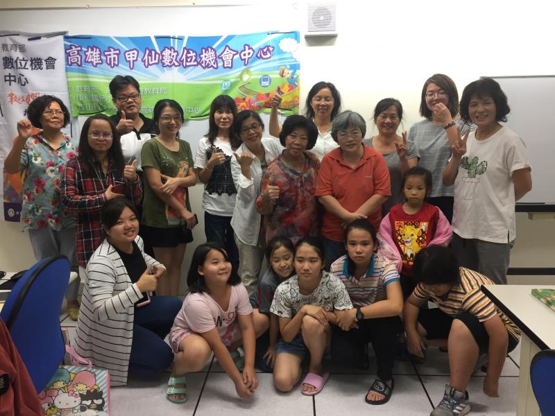 父母和孩子一起學習，製作名片變的活潑