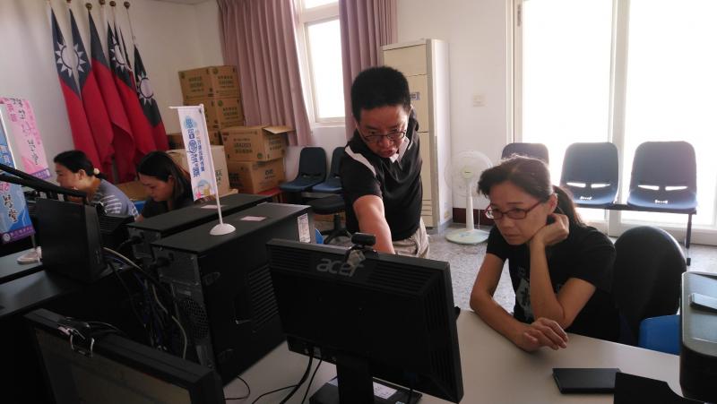 學員提問老師指導操作