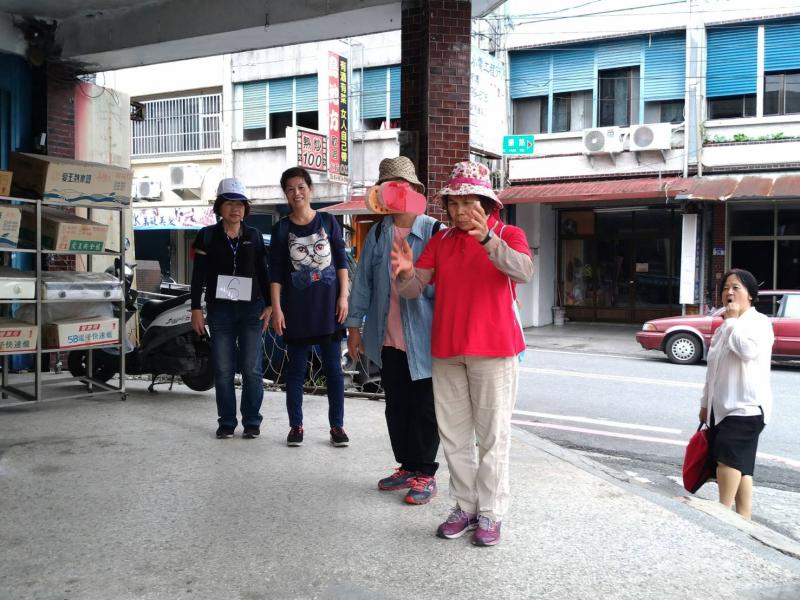 社區記錄達人，邊走邊記錄