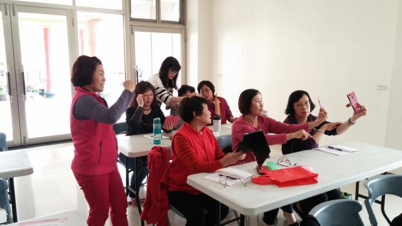 學員互相分享成果