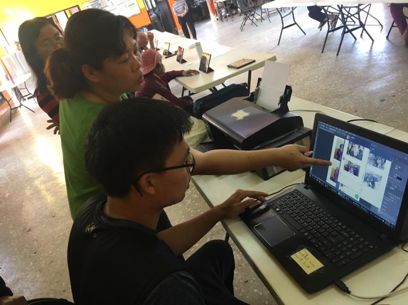 學員與講師一起完成圖檔