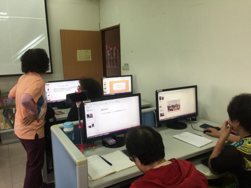 指導學員如何利用簡報檔錄音、耳麥操作、錄音注意事項等等。