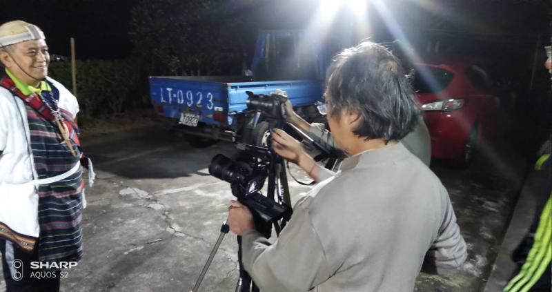 外拍課程還特別請部落頭目來擔任模特兒！哇，實在是莫大的榮幸！