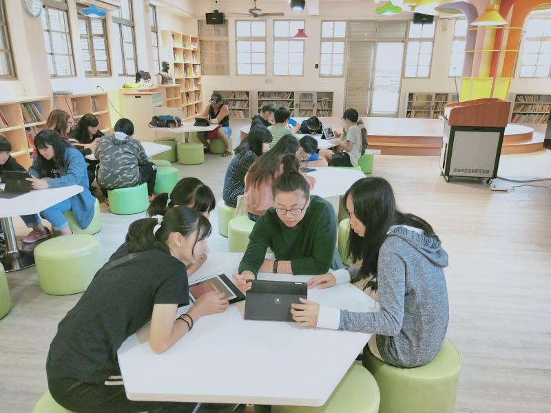 課程中行動支付應用，講師與學員互動