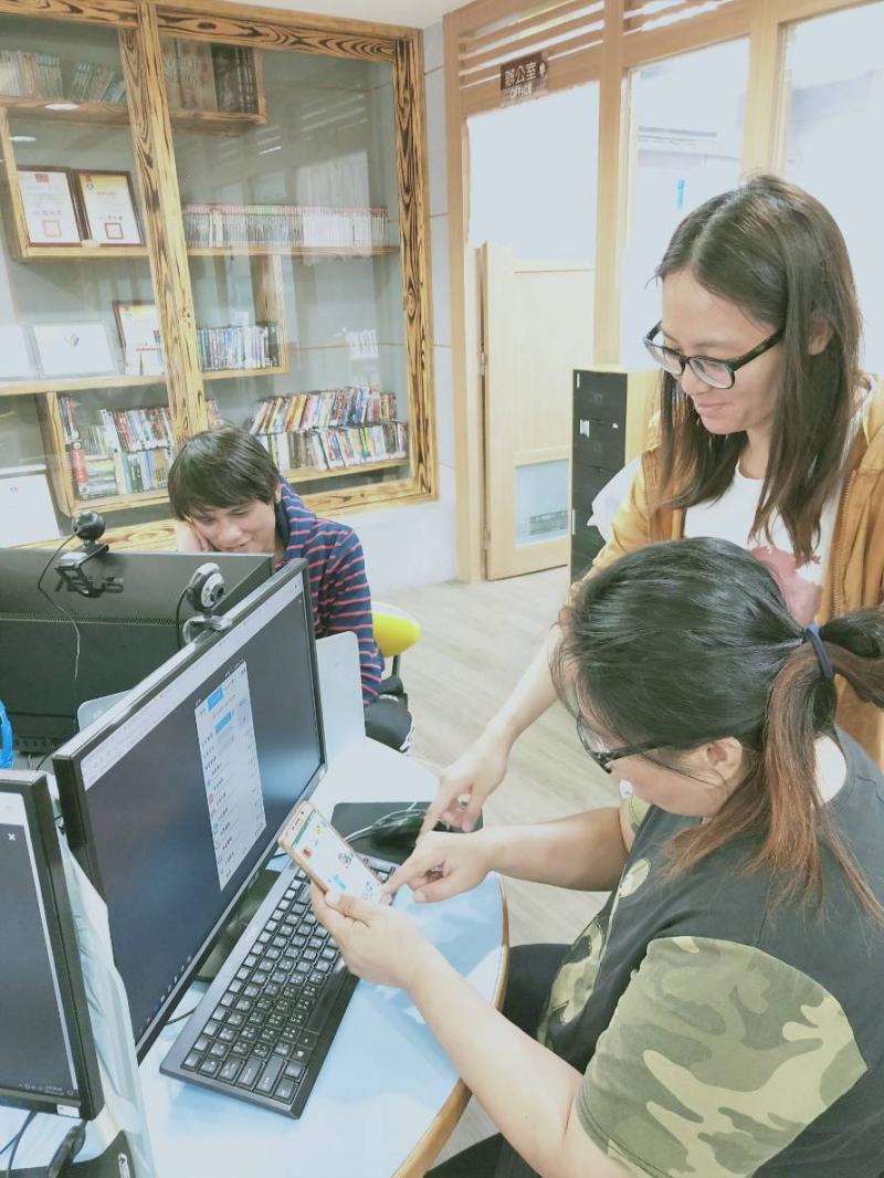 學員及講師互動及實際操作