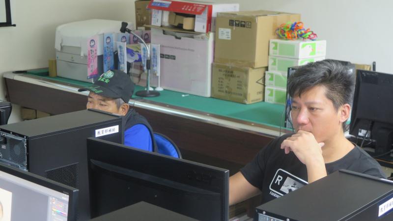 學員運用所學SonyVegas pro影音編輯的專業軟體後製影片。