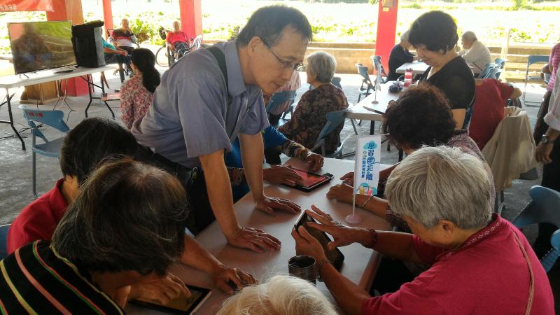 DOC平板分班課教學一景。