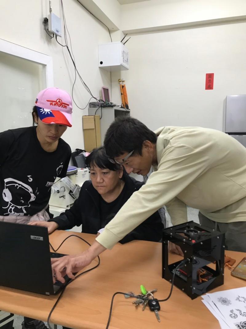 學員實際操作美編自己的圖案