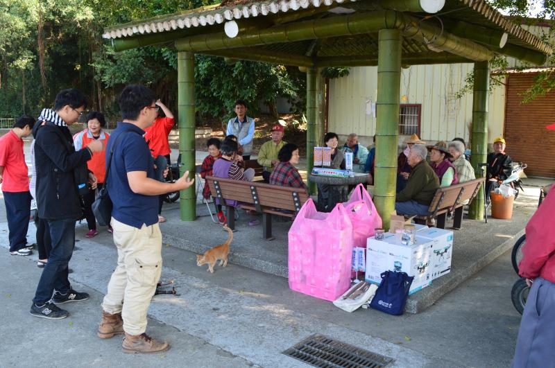 空拍飛行員體驗在新莊社區上課