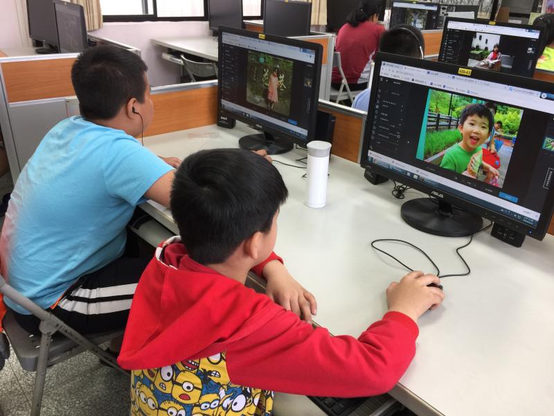 親子學習，用電腦的「光影魔術手」軟體編輯，將照片人像美容、照片多圖邊框、趣味塗鴨、著色魔術棒、對焦魔術棒處理，輸出成正確的格式。