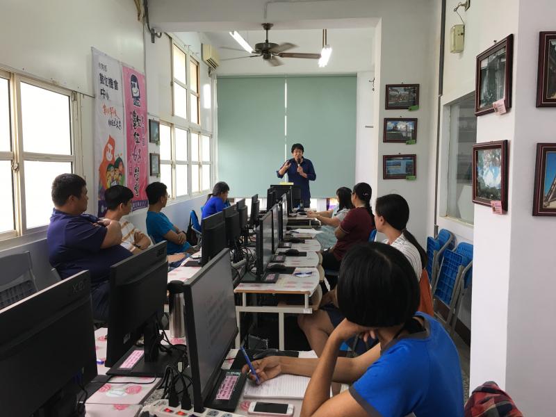 所有青農學員都認真聽課。