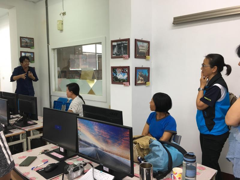 課後交流，青農聯誼會的工作人員，希望開設更多相關課程。