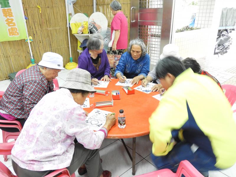 ARAPP讓圖畫動起來，長者很開心