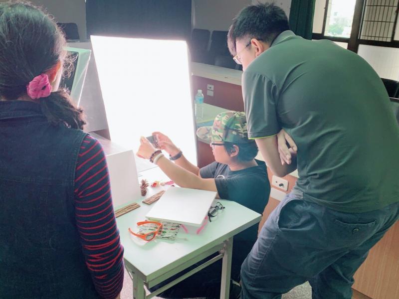 鄭老師講解如何拍攝特定商品