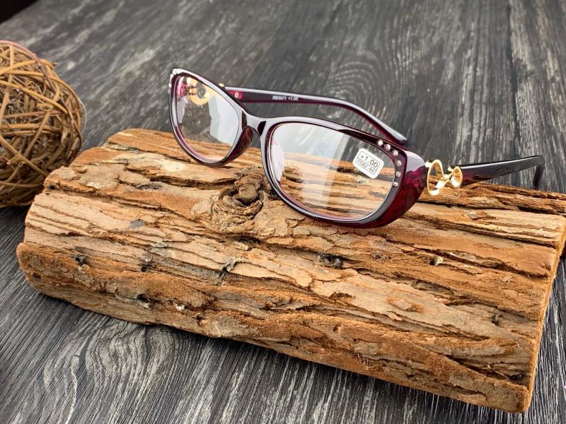 學員拍攝自己的眼鏡商品