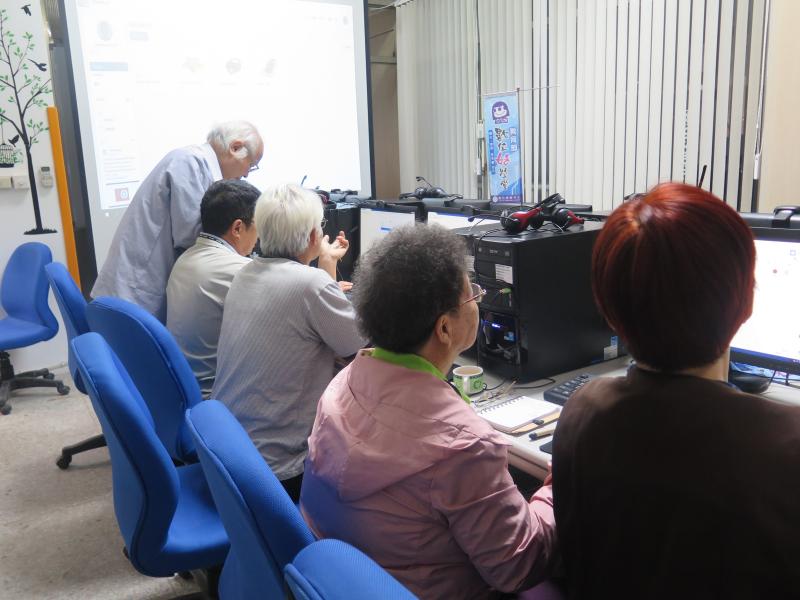 講師與學員都好認真