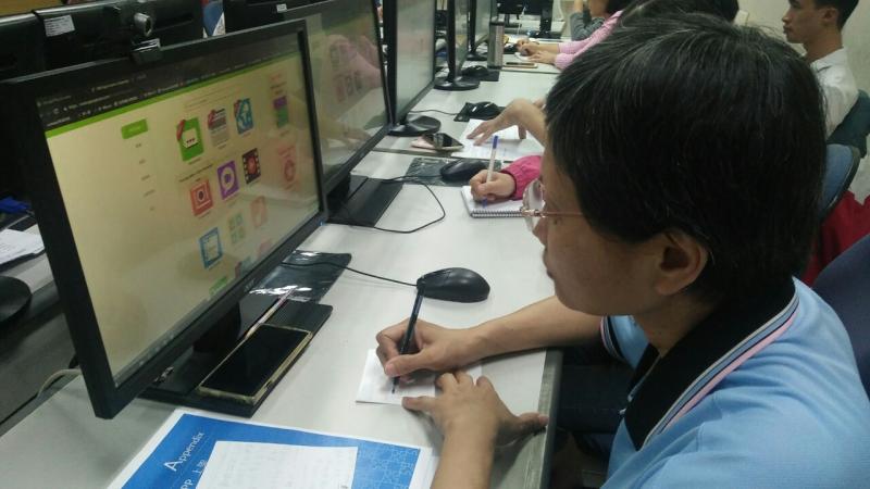 這一位學員只要是網頁課程都會報名，上課很向學唷