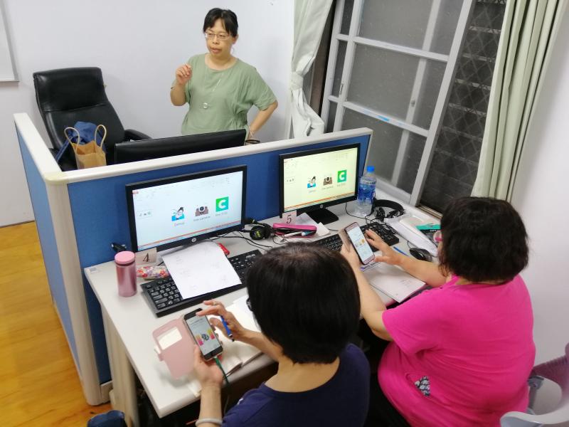 頭屋DOC「我的LINE貼圖」講師上課畫面