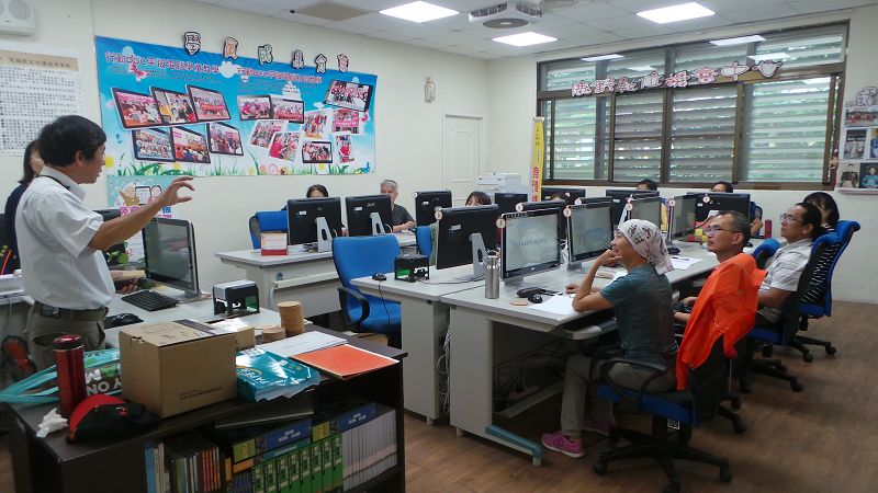 講師介紹數位雷雕工具應用