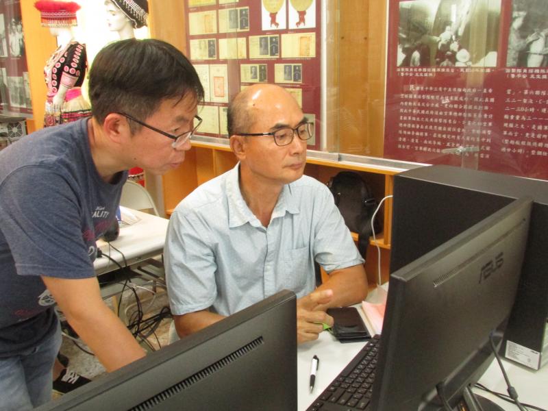 這位學員詢問老師有關背景音樂的問題。