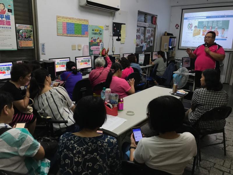 拍照甚至是修圖對於銀髮族更是一大挑戰