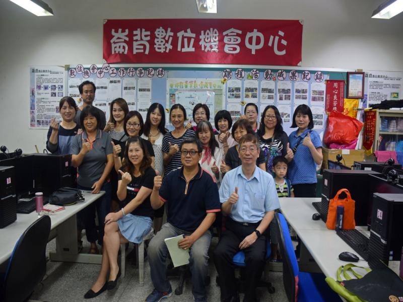 智慧科技應用-智能家庭監控班學員合影