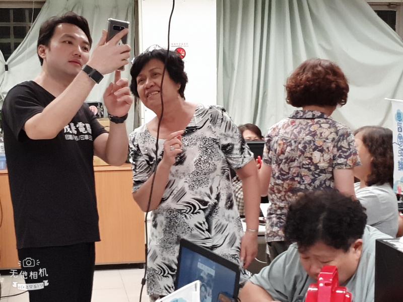 老師教學員如何看即時路況及影像.