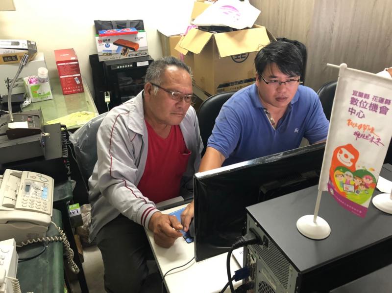 老師介紹完3D軟體應用基礎操作後，學員們開始操作軟體設計自己的 3D鑰匙 模型。