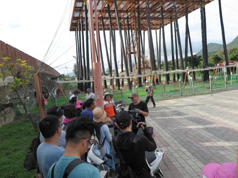 豎孤棚旁實地解說