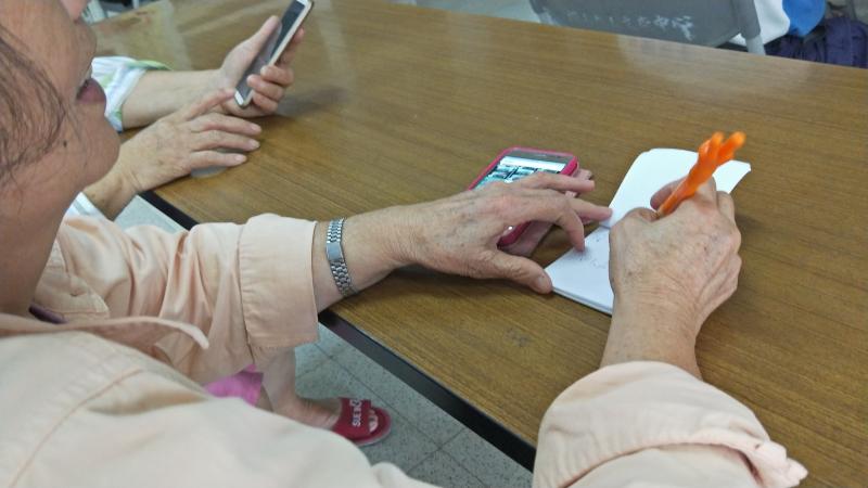 認真的學員認真作筆記