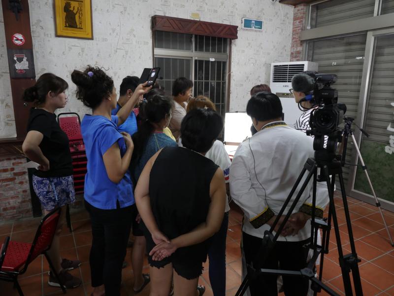 講師講解取鏡構圖與光線