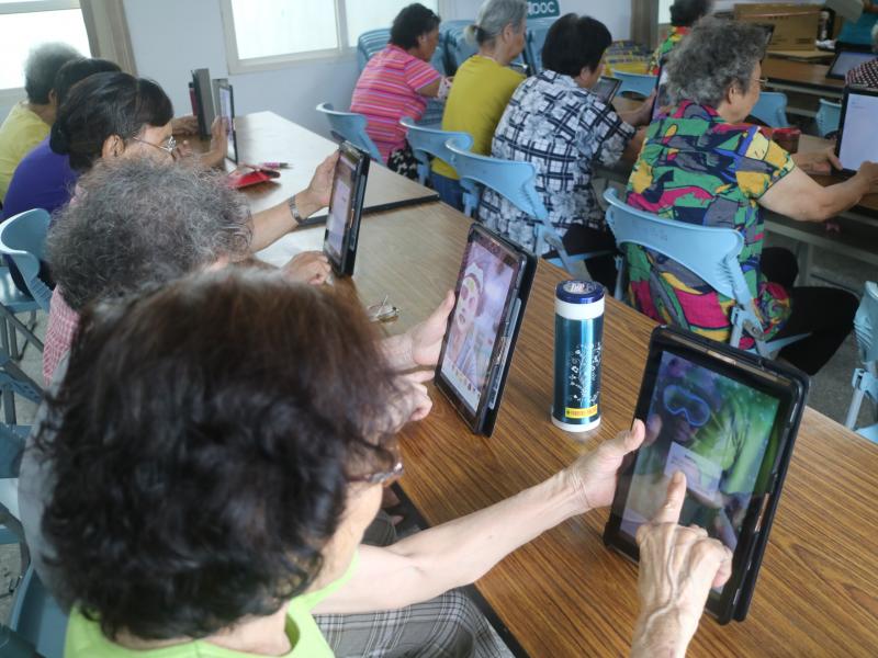 有了這些拍照美圖APP,我就可以拍照傳給親戚朋友看了.