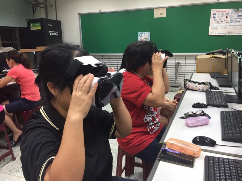 透過VR 體驗，刺激你的感官視覺，有如身歷其境。