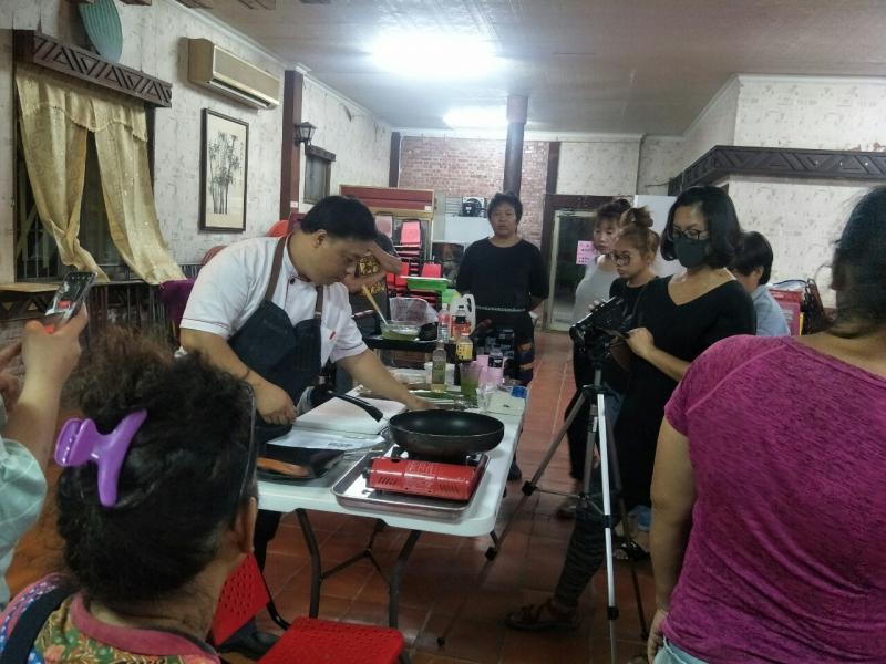 與部落大學合作，進行數位食譜記錄，透過鏡頭寫下美麗的菜餚歐